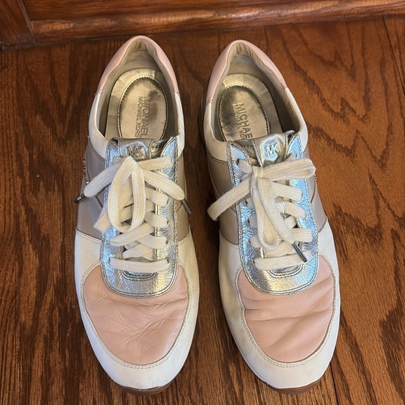 Michael Kors women’s Allie silver blush white lace up sneaker leather yoga 10 - Picture 3 of 12